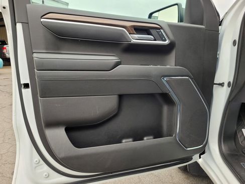 Used 2025 Chevrolet Silverado 1500 LT image 25