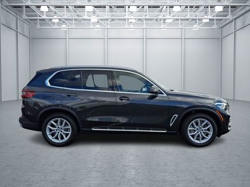 Certified 2022 BMW X5 xDrive40i w/ Parking Assistance Package image 4