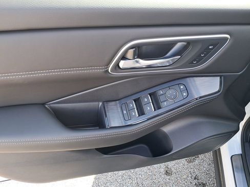 New 2026 Nissan Rogue Platinum w/ Platinum Premium Package image 11