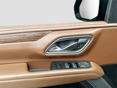 Used 2021 Chevrolet Tahoe High Country w/ Premium Package image 9