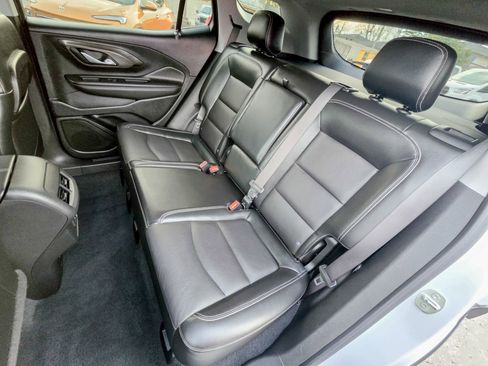 Used 2022 GMC Terrain SLT w/ Infotainment Package II image 33