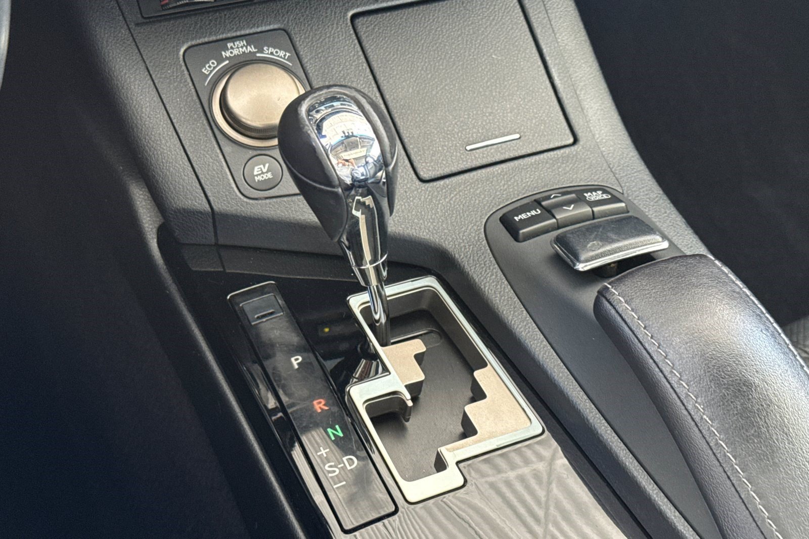 Used 2014 Lexus ES 300h w/ Luxury Package w/Bamboo Trim FWD image 27