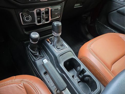 Used 2021 Jeep Wrangler Unlimited Sahara AWD/4WD image 25
