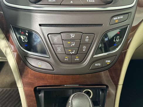 Used 2016 Buick Regal FWD image 20