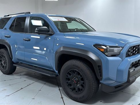 Certified 2025 Toyota 4Runner TRD Off-Road Premium image 3