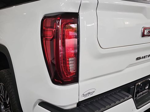 Certified 2022 GMC Sierra 1500 AT4 w/ AT4 Premium Package AWD/4WD image 40
