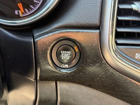 Used 2018 Jeep Grand Cherokee Altitude AWD/4WD image 15