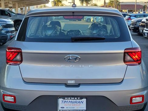 New 2026 Hyundai Venue SE image 19