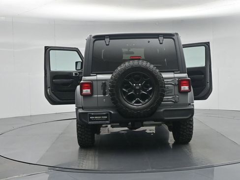 Used 2023 Jeep Wrangler Willys image 28