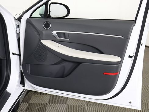 Used 2025 Hyundai Sonata SEL FWD image 23