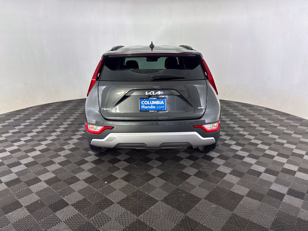 Used 2025 Kia Niro LX FWD image 10