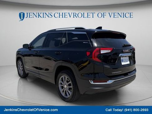 Used 2023 GMC Terrain SLT AWD/4WD image 7