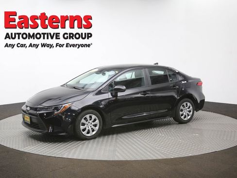 Used 2025 Toyota Corolla LE image 57