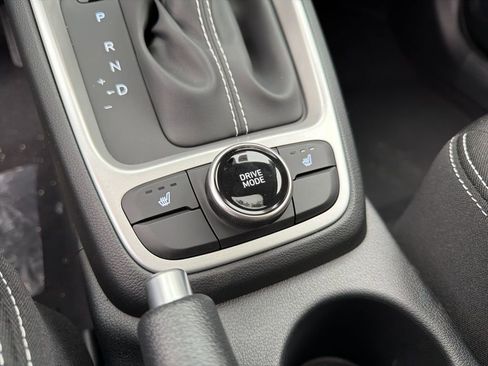 New 2026 Hyundai Venue SEL FWD image 28