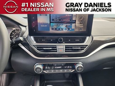 New 2025 Nissan Altima 2.5 SR w/ SR Premium Package FWD image 3