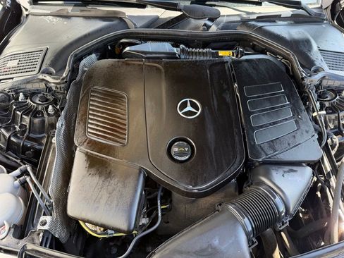 Used 2025 Mercedes-Benz C 300 Sedan image 11
