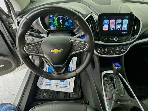 Used 2017 Chevrolet Volt LT w/ Comfort Package FWD image 13