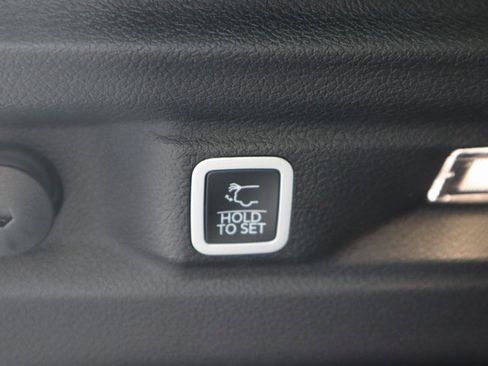 New 2025 Jeep Grand Cherokee L Altitude image 28