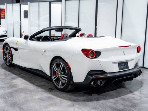 Used 2020 Ferrari Portofino RWD image 16