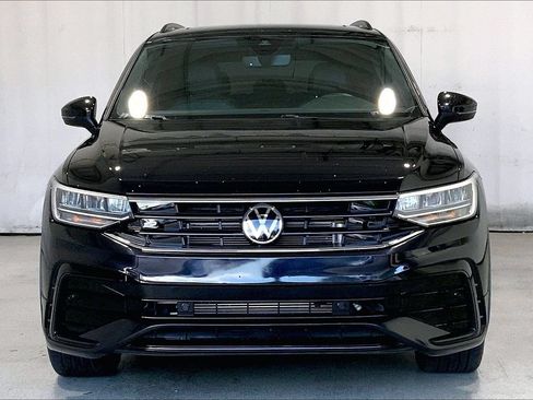Used 2024 Volkswagen Tiguan SE R-Line FWD image 2