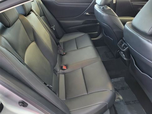 Used 2023 Lexus ES 350 w/ Premium Package FWD image 16