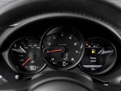 Certified 2024 Porsche 718 Boxster RWD image 28