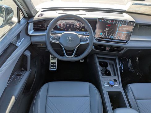 New 2026 Volkswagen Tiguan SE R-Line image 29