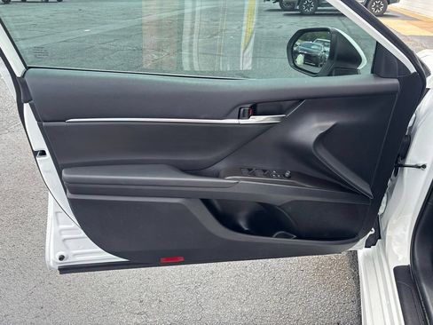 Used 2024 Toyota Camry SE FWD image 7