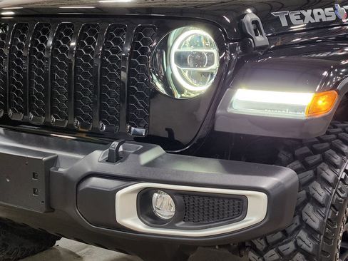 Used 2021 Jeep Gladiator Sport image 14