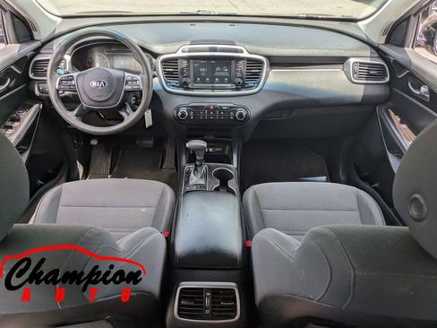 Used 2019 Kia Sorento AWD image 19