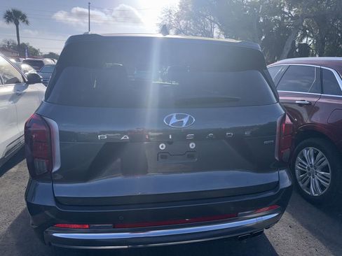 Used 2023 Hyundai Palisade Calligraphy image 3