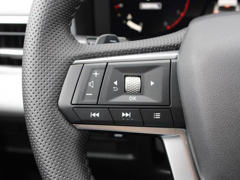 New 2025 Mitsubishi Outlander SE image 29