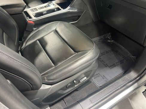 Used 2023 Ford Explorer XLT w/ Equipment Group 202A image 23