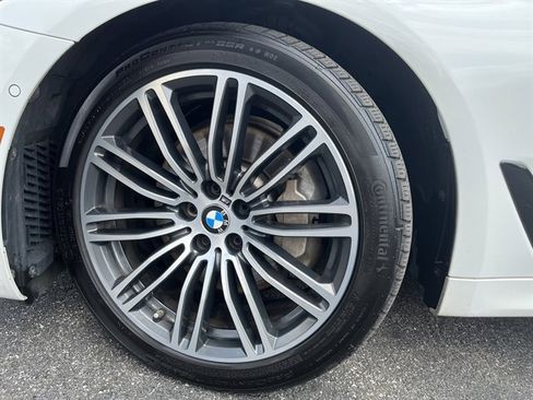Used 2018 BMW 540i xDrive image 13