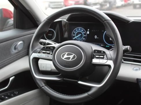 Used 2024 Hyundai Elantra Limited FWD image 19