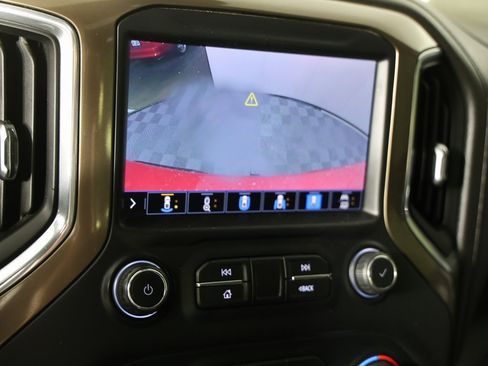 Used 2020 Chevrolet Silverado 1500 High Country w/ Technology Package image 19