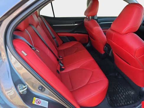 Used 2018 Toyota Camry XSE image 13