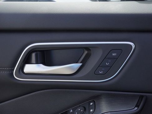 New 2026 Nissan Rogue Platinum AWD/4WD image 8