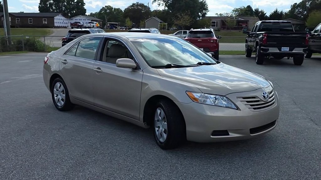Used 2007 Toyota Camry LE FWD image 2