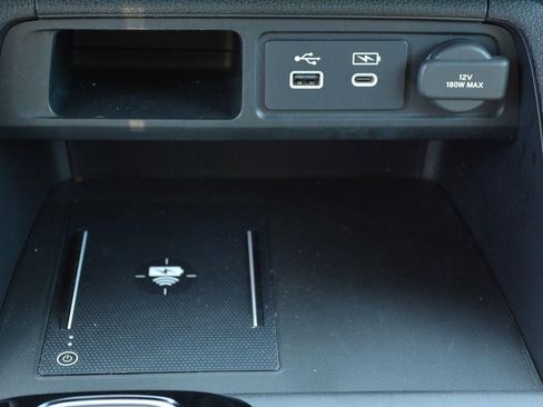 Used 2025 Honda Pilot TrailSport image 27