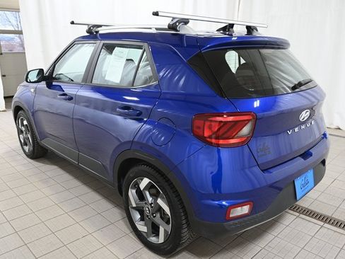 Used 2022 Hyundai Venue SEL image 10