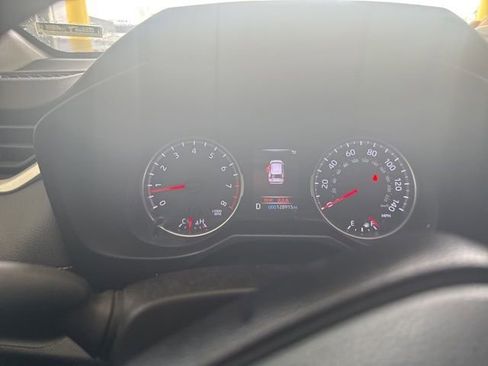 Used 2020 Toyota RAV4 LE image 11