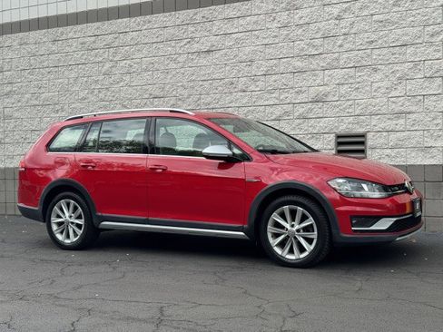 Used 2019 Volkswagen Golf Alltrack S AWD/4WD image 4
