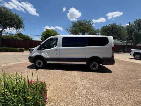 Used 2018 Ford Transit 250 130 Low Roof RWD image 11