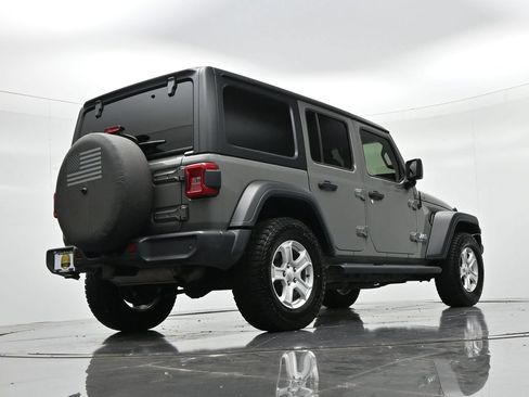 Used 2018 Jeep Wrangler Unlimited Sport S AWD/4WD image 22