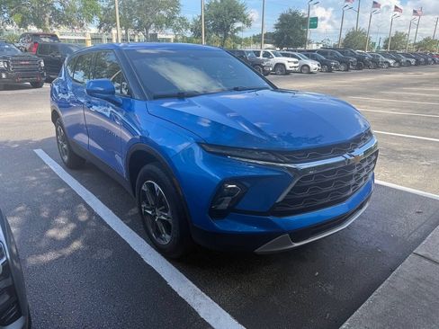 Used 2025 Chevrolet Blazer LT w/ Driver Confidence Package FWD image 3
