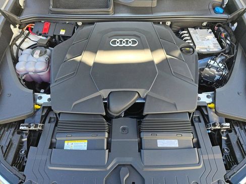 Used 2026 Audi Q8 Premium Plus AWD/4WD image 32