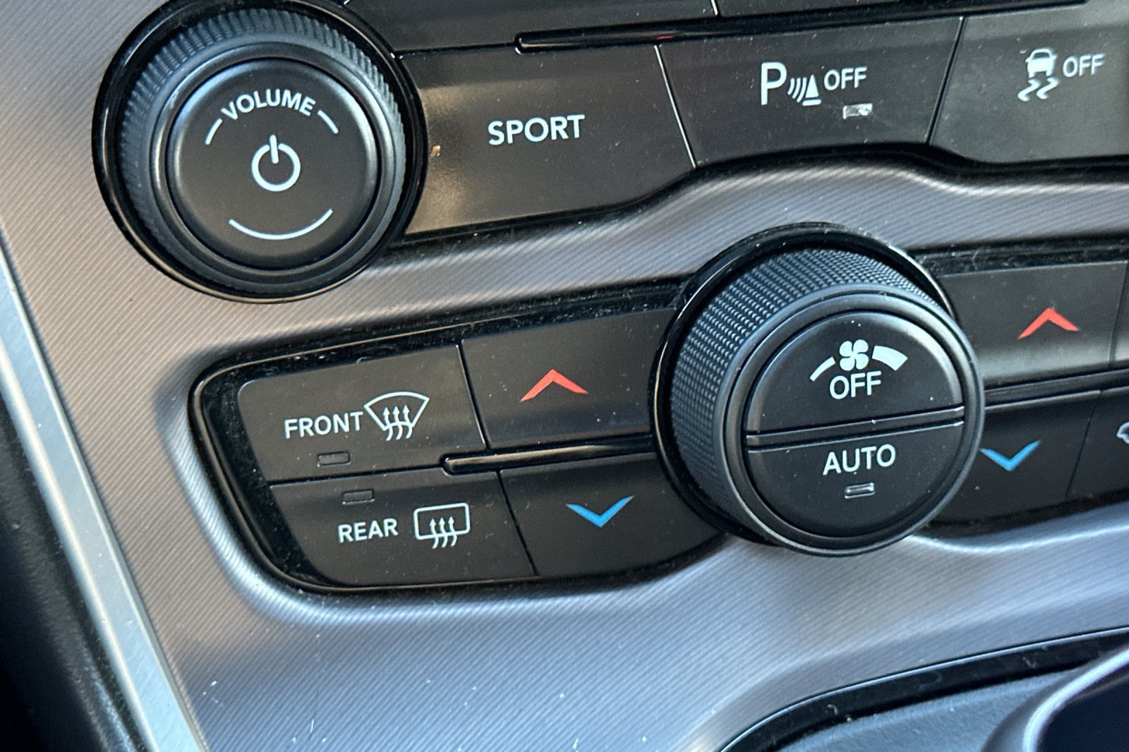 Used 2019 Dodge Challenger R/T RWD image 26