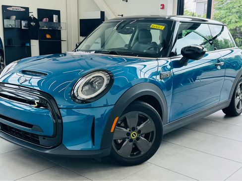 Used 2024 MINI Cooper SE FWD image 1