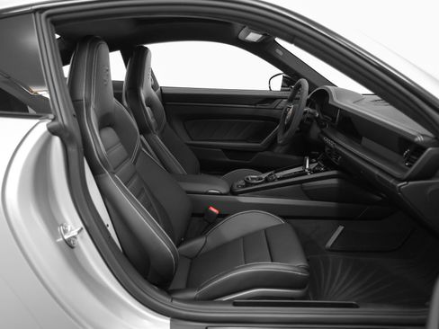 Certified 2025 Porsche 911 Carrera GTS RWD image 30